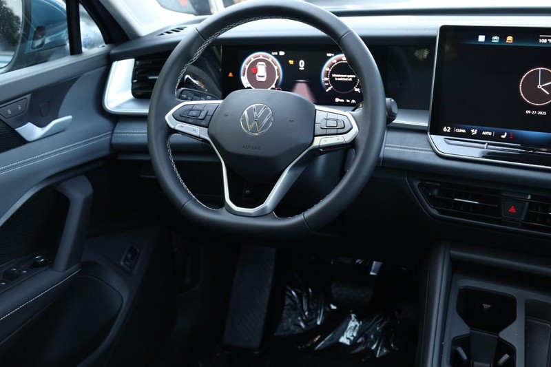 Volkswagen Tiguan Vehicle Image 24