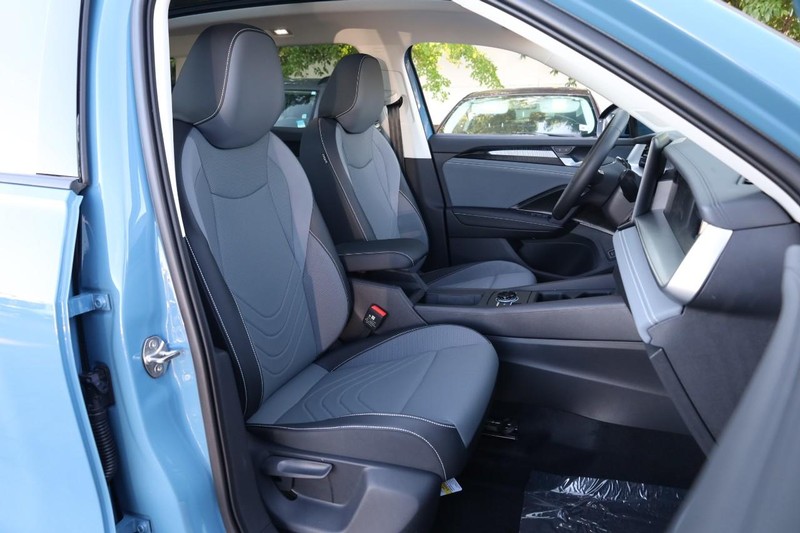 Volkswagen Tiguan Vehicle Image 25