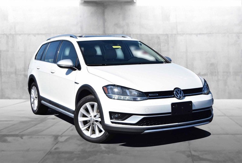 Volkswagen Golf Alltrack Vehicle Image 02