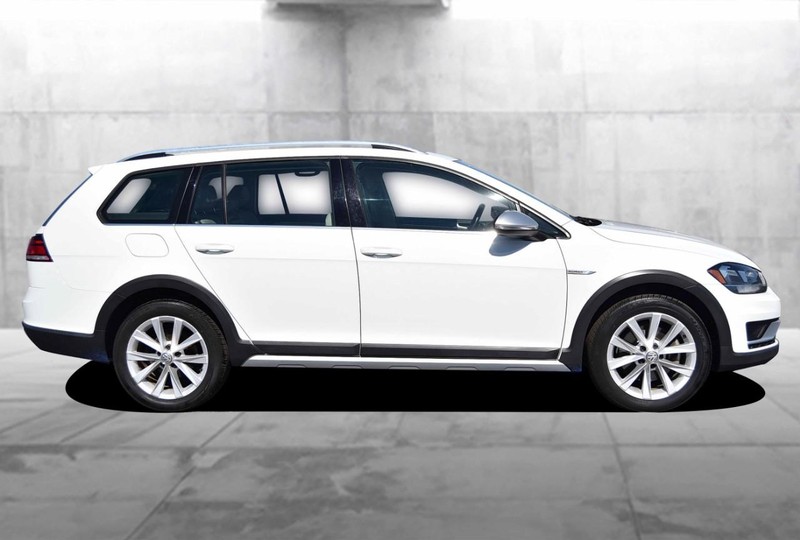 Volkswagen Golf Alltrack Vehicle Image 05