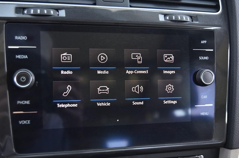 Volkswagen Golf Alltrack Vehicle Image 14