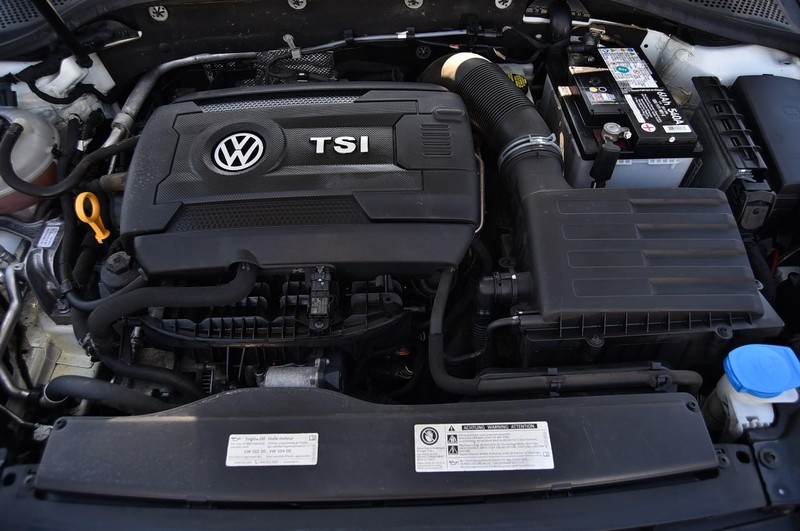 Volkswagen Golf Alltrack Vehicle Image 24