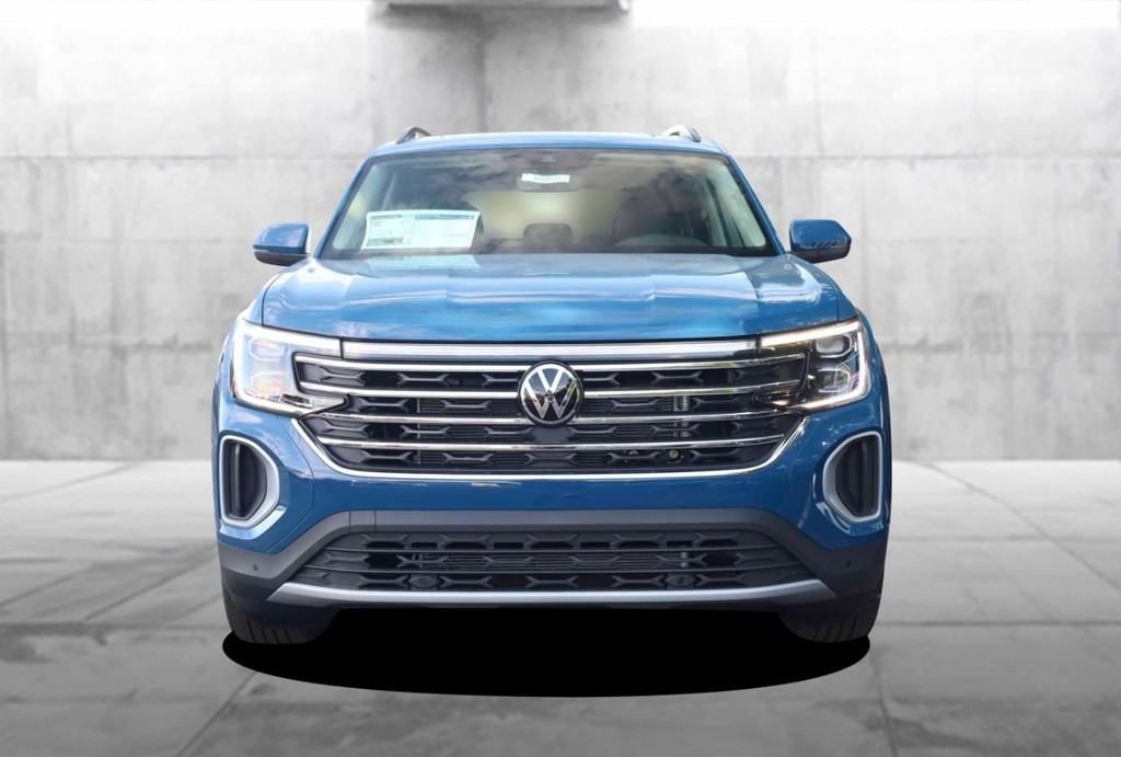 Volkswagen Atlas Vehicle Full-screen Gallery Image 4