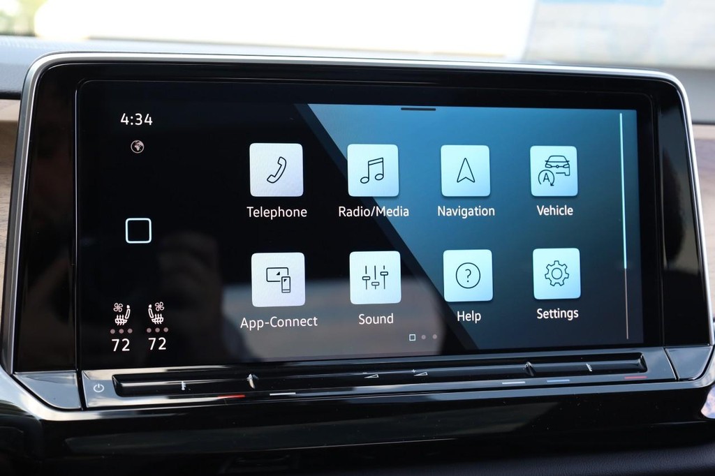 Volkswagen Atlas Vehicle Full-screen Gallery Image 15