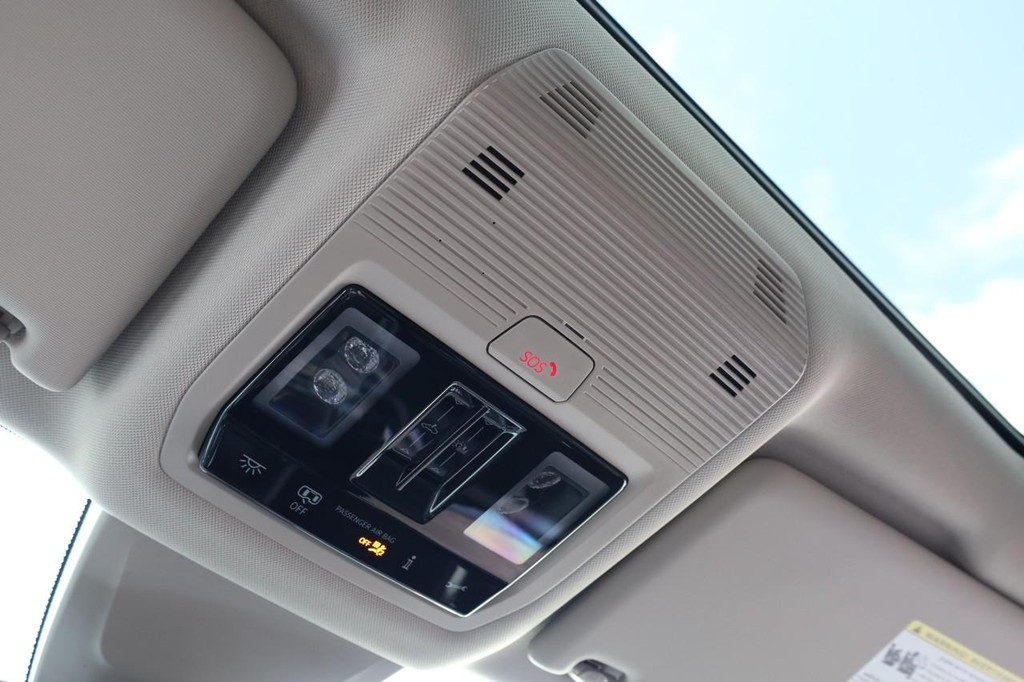 Volkswagen Atlas Vehicle Full-screen Gallery Image 20