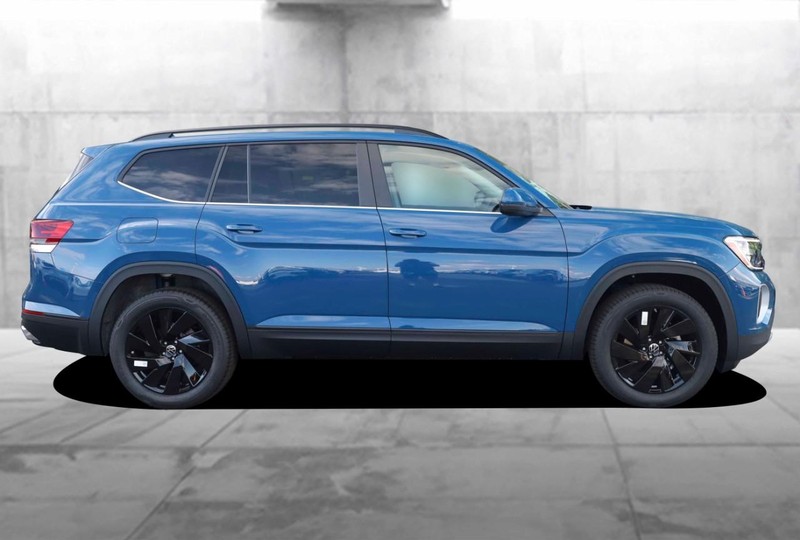 Volkswagen Atlas Vehicle Full-screen Gallery Image 5