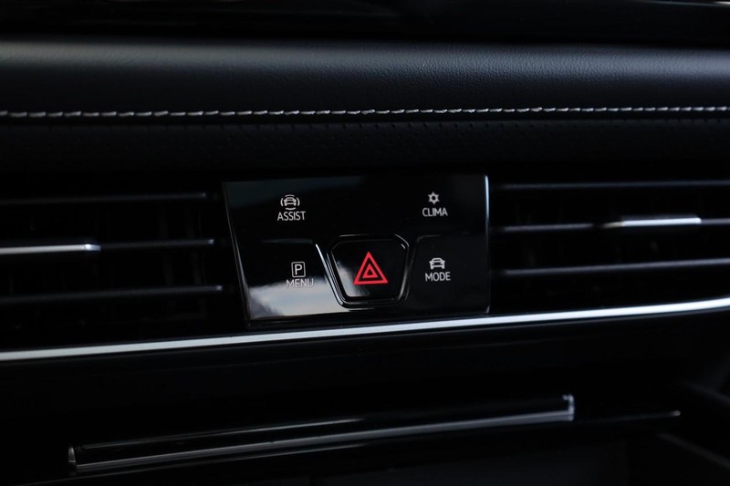 Volkswagen Atlas Vehicle Full-screen Gallery Image 17