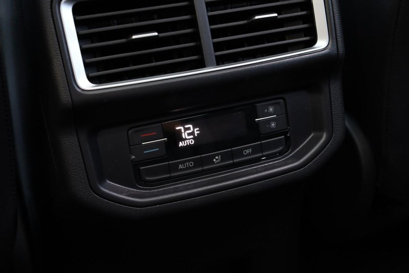 Volkswagen Atlas Vehicle Full-screen Gallery Image 25