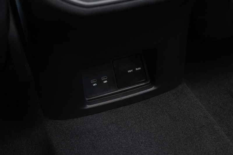 Volkswagen Atlas Vehicle Full-screen Gallery Image 26