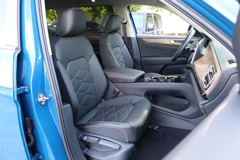 Volkswagen Atlas Vehicle Full-screen Gallery Image 31