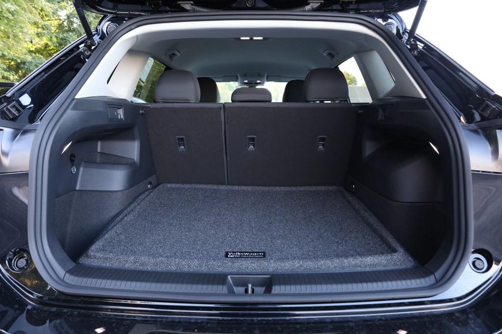 Volkswagen Tiguan Vehicle Full-screen Gallery Image 7