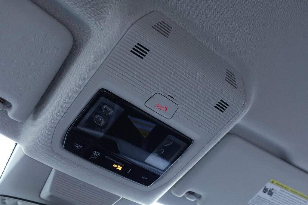 Volkswagen Tiguan Vehicle Full-screen Gallery Image 16