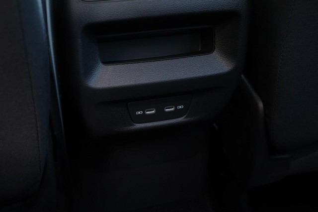 Volkswagen Tiguan Vehicle Image 20