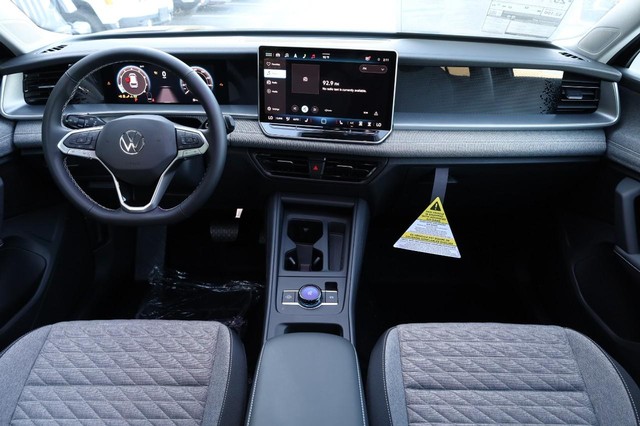 Volkswagen Tiguan Vehicle Image 21