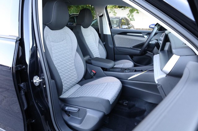 Volkswagen Tiguan Vehicle Image 23