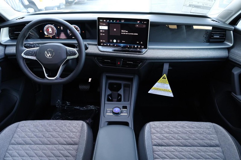 Volkswagen Tiguan Vehicle Full-screen Gallery Image 21