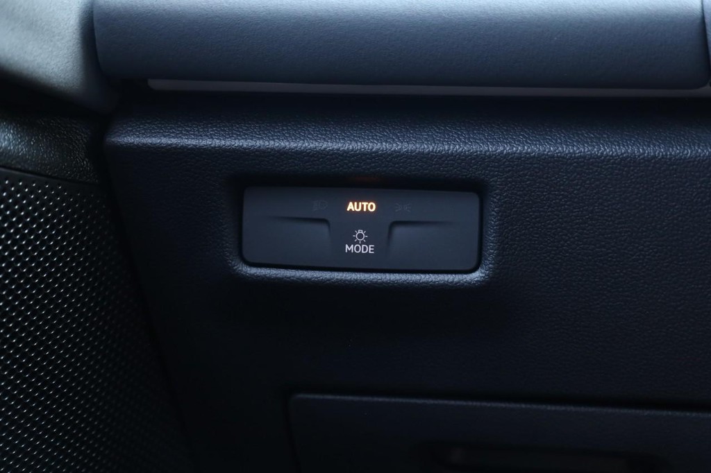 Volkswagen Tiguan Vehicle Full-screen Gallery Image 20