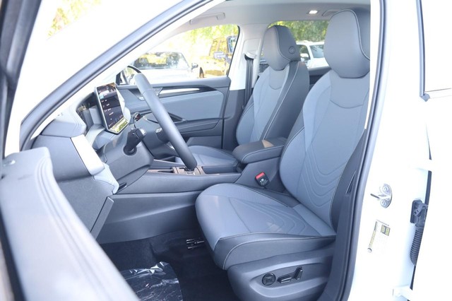 Volkswagen Tiguan Vehicle Image 08