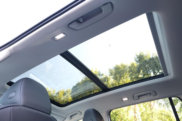 Volkswagen Tiguan Vehicle Image 10