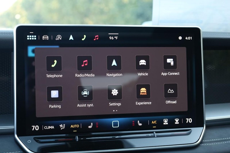 Volkswagen Tiguan Vehicle Full-screen Gallery Image 13