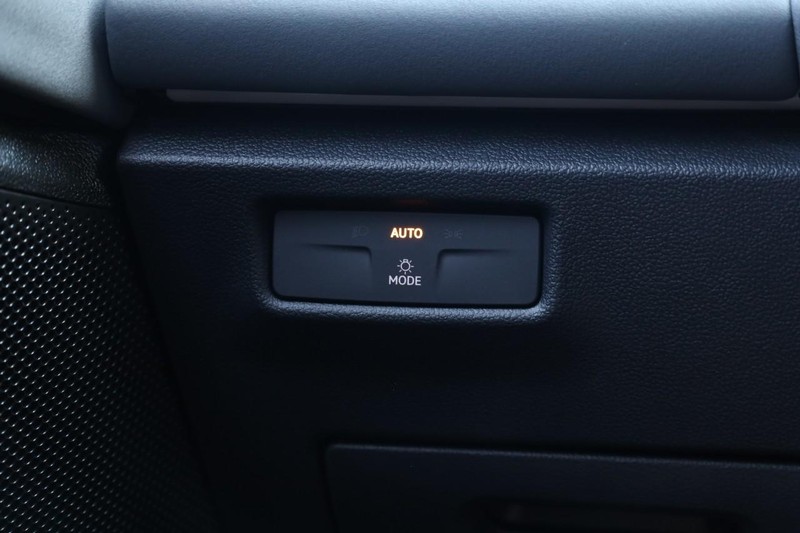 Volkswagen Tiguan Vehicle Full-screen Gallery Image 20