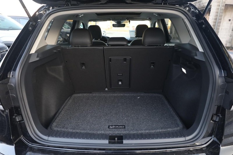 Volkswagen Taos Vehicle Full-screen Gallery Image 7