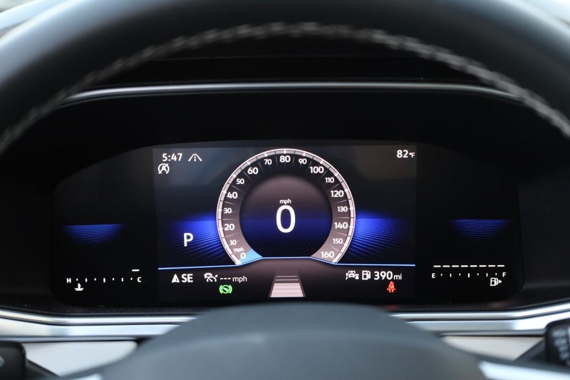 Volkswagen Taos Vehicle Full-screen Gallery Image 12