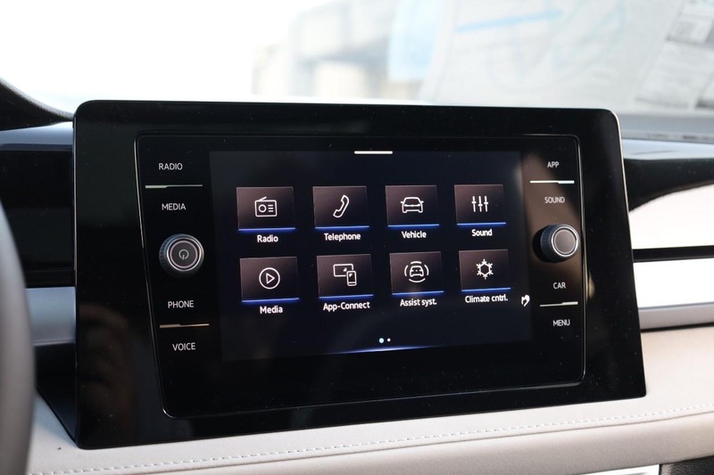 Volkswagen Taos Vehicle Full-screen Gallery Image 13