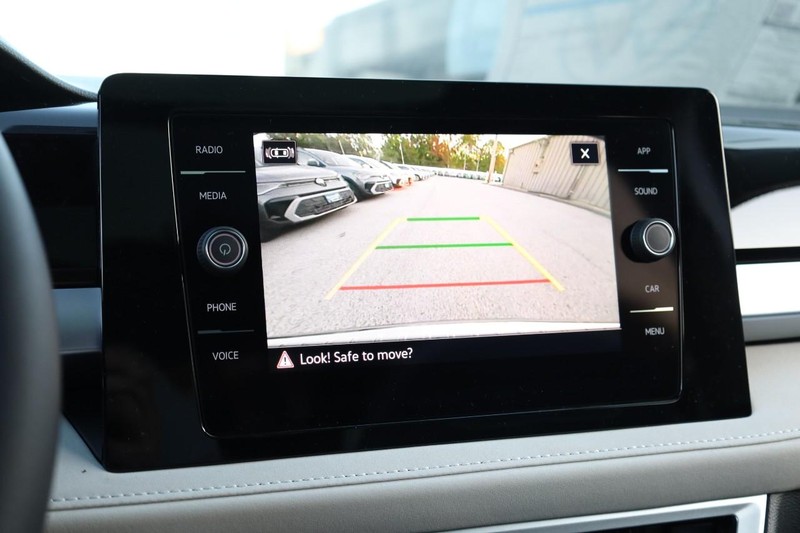 Volkswagen Taos Vehicle Full-screen Gallery Image 14