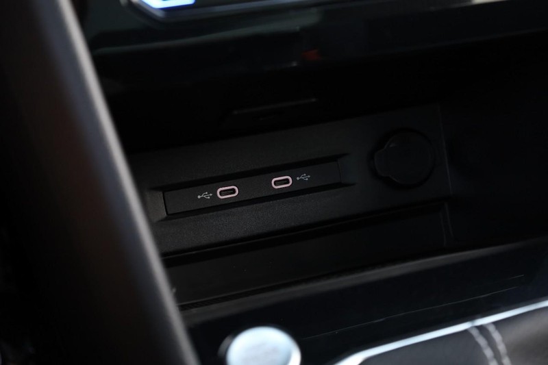 Volkswagen Taos Vehicle Full-screen Gallery Image 16