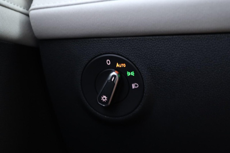 Volkswagen Taos Vehicle Full-screen Gallery Image 20