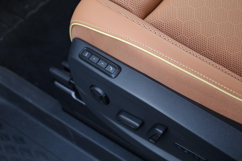 Volkswagen ID. Buzz Vehicle Full-screen Gallery Image 11