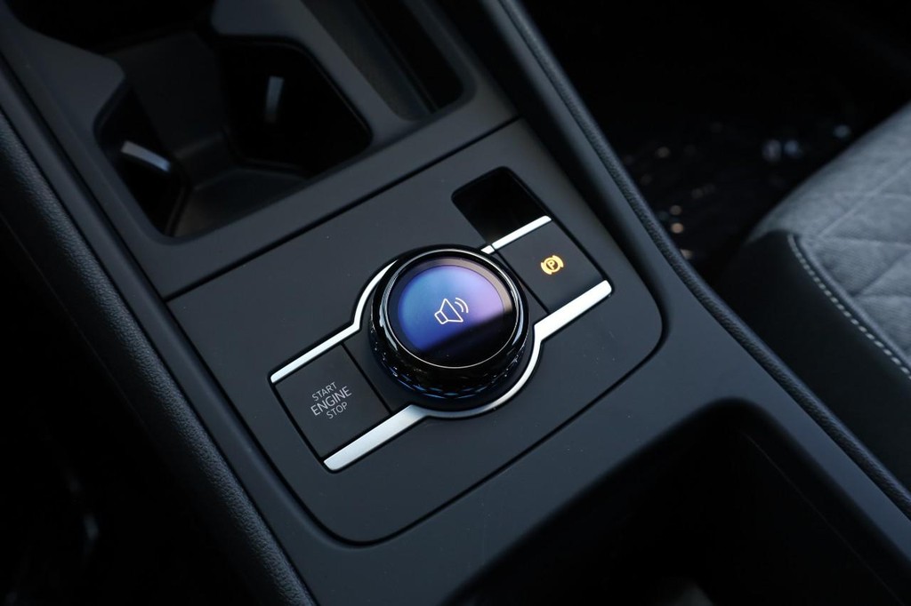 Volkswagen Tiguan Vehicle Full-screen Gallery Image 15