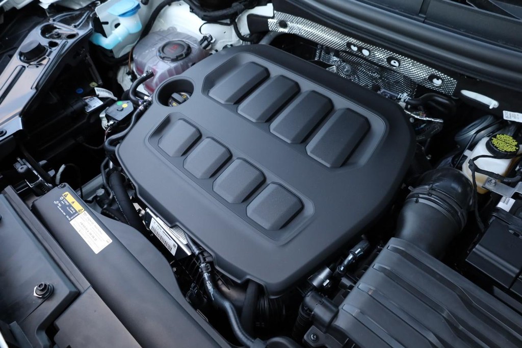 Volkswagen Tiguan Vehicle Full-screen Gallery Image 24