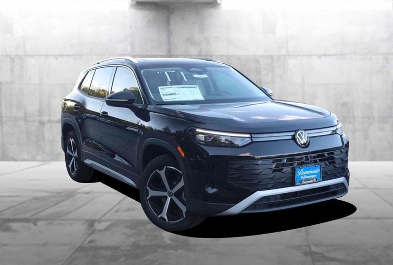 Volkswagen Tiguan Vehicle Image 02