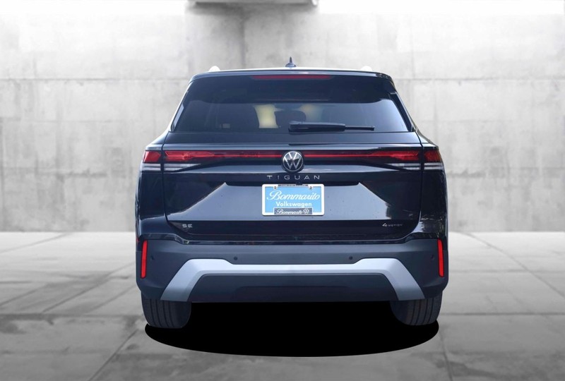 Volkswagen Tiguan Vehicle Image 06