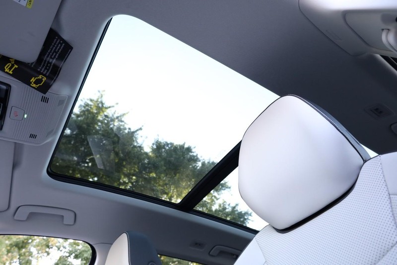 Volkswagen Tiguan Vehicle Image 09