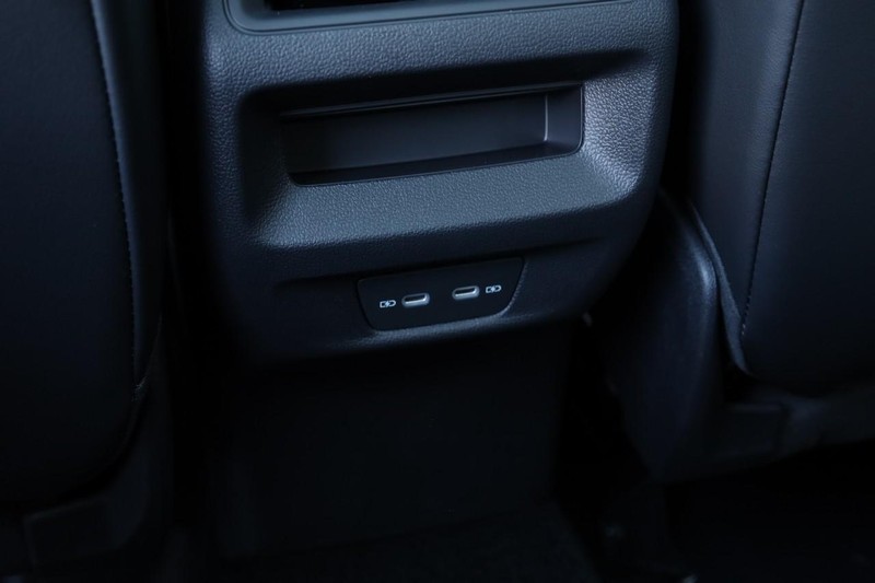 Volkswagen Tiguan Vehicle Image 22