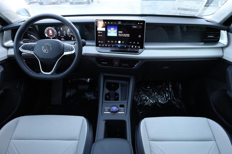 Volkswagen Tiguan Vehicle Image 23