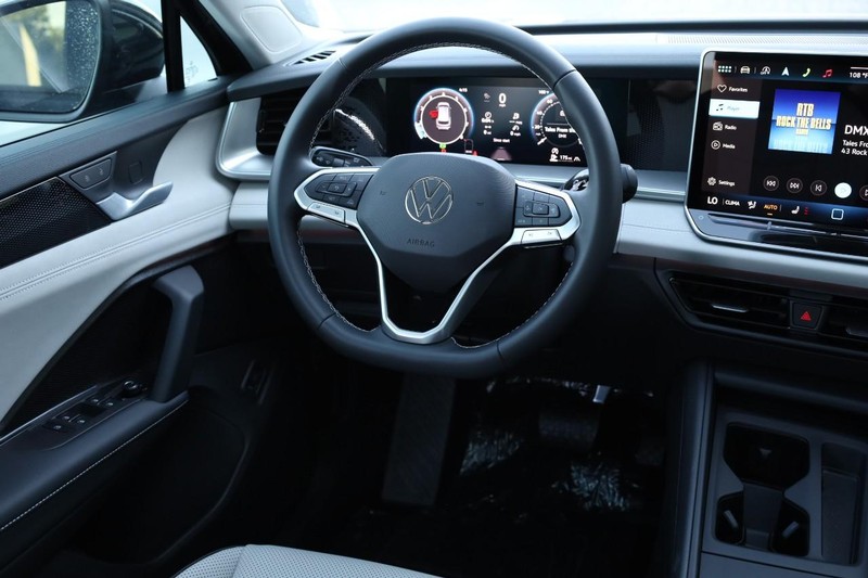 Volkswagen Tiguan Vehicle Image 24