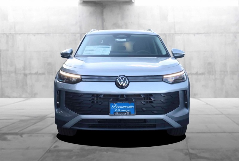 Volkswagen Tiguan Vehicle Full-screen Gallery Image 4