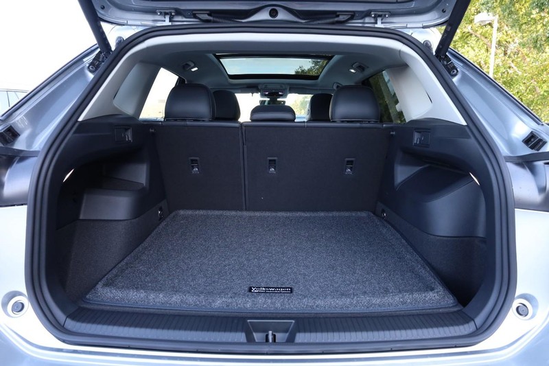 Volkswagen Tiguan Vehicle Full-screen Gallery Image 7