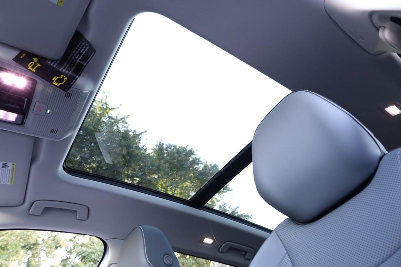 Volkswagen Tiguan Vehicle Full-screen Gallery Image 9