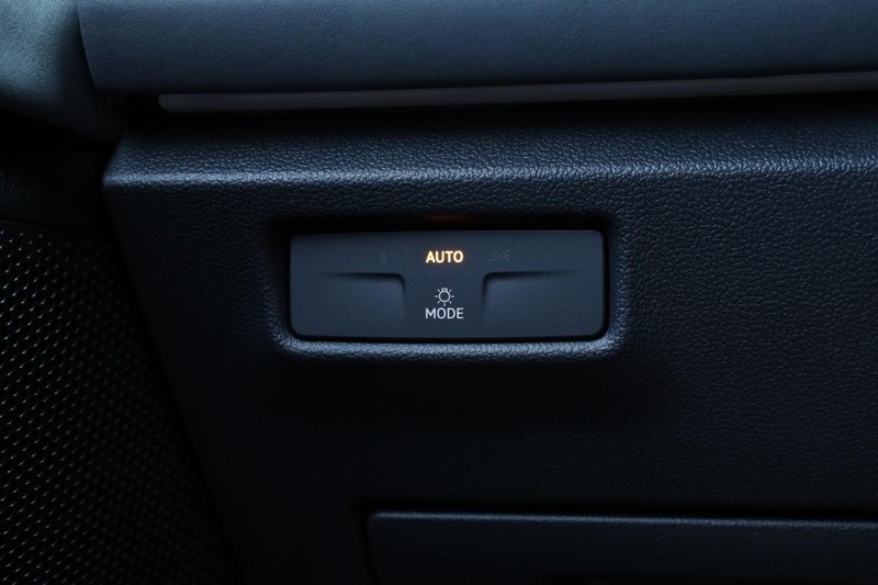 Volkswagen Tiguan Vehicle Full-screen Gallery Image 20