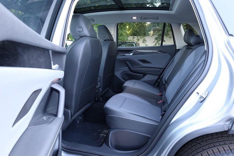 Volkswagen Tiguan Vehicle Full-screen Gallery Image 21