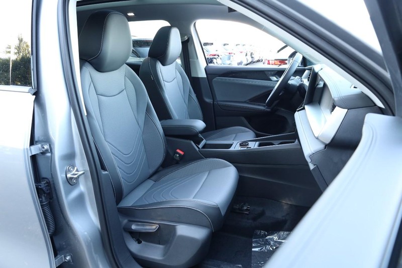 Volkswagen Tiguan Vehicle Full-screen Gallery Image 25