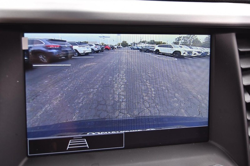 GMC Acadia Vehicle Image 12