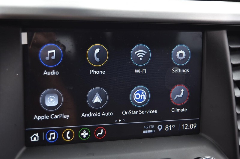 GMC Acadia Vehicle Image 13