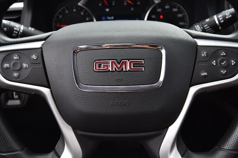 GMC Acadia Vehicle Image 21