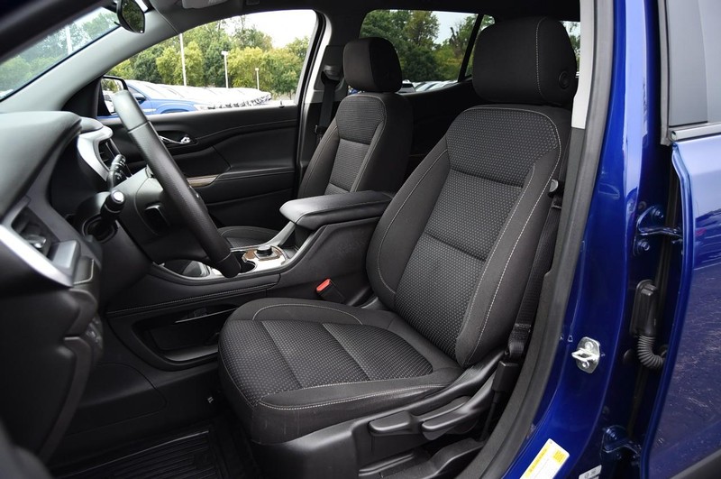 GMC Acadia Vehicle Image 22